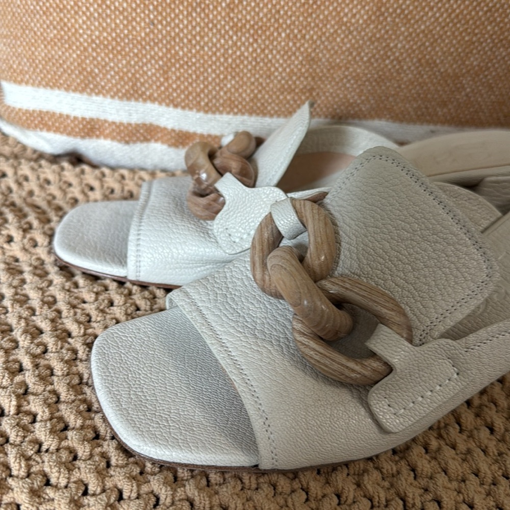 Pedro Garcia Beige Chain Detail Sandals - Picture 9 of 12